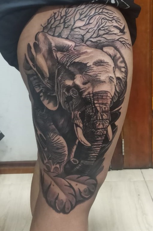 Tatuagem preto e cinza realismo