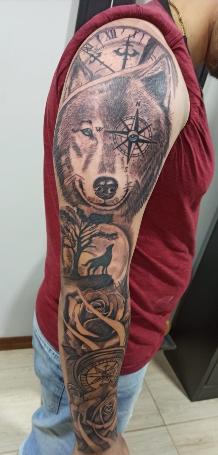 Tatuagem preto e cinza realismo
