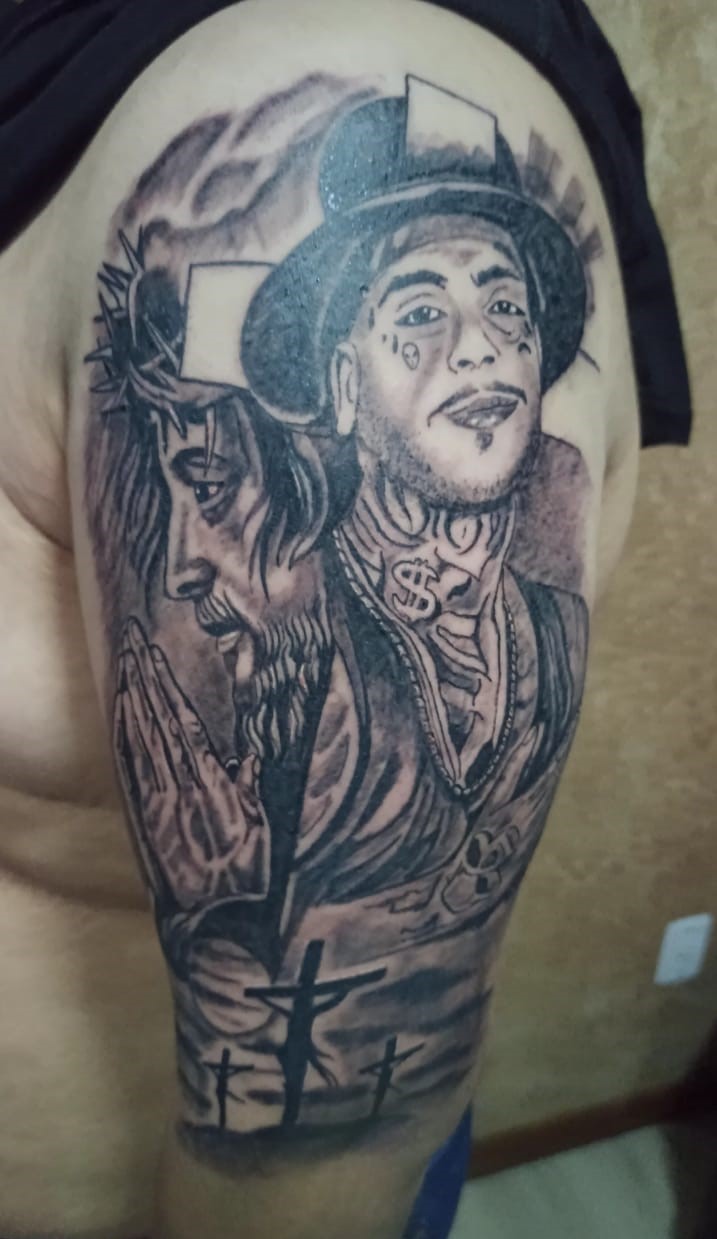 Tatuagem preto e cinza realismo